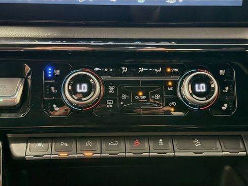 Certified 2023 GMC Sierra 1500 AT4 w/ AT4 Premium Package AWD/4WD image 15