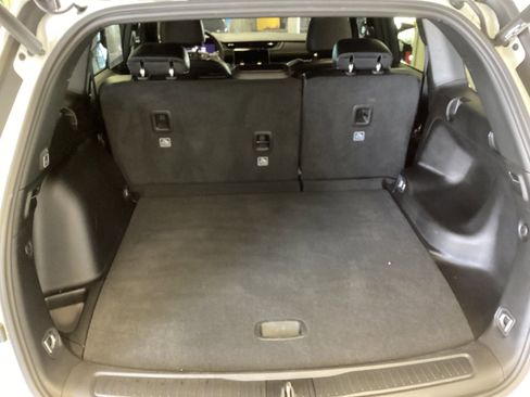 Used 2024 Jeep Grand Cherokee Altitude image 5