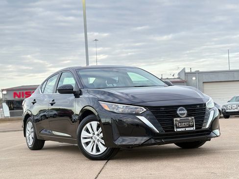 Certified 2025 Nissan Sentra S image 2