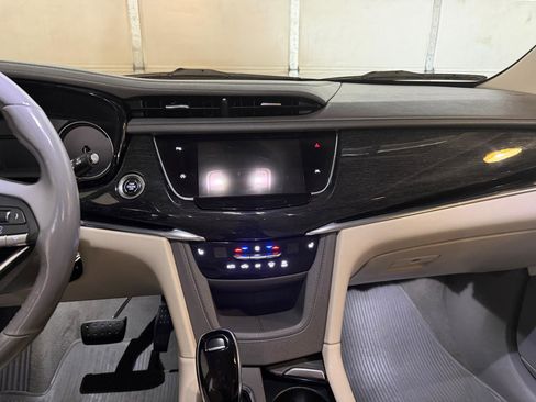 Used 2021 Cadillac XT6 Premium Luxury image 16