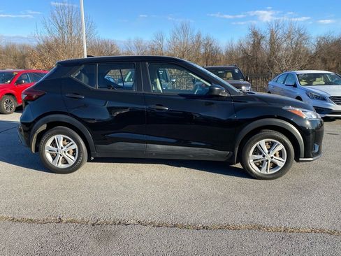 Used 2021 Nissan Kicks S image 8