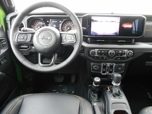 New 2025 Jeep Gladiator Sport image 4