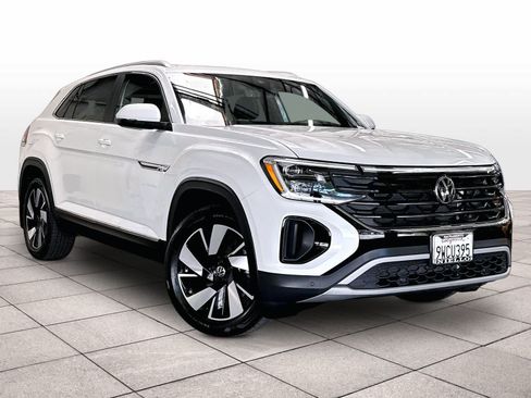 Used 2026 Volkswagen Atlas Cross Sport SEL w/ Adventure Package AWD/4WD image 3