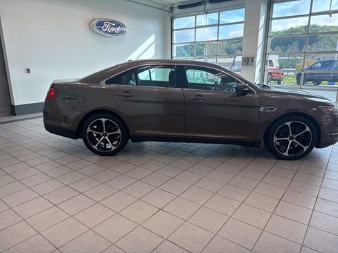 Used 2015 Ford Taurus SEL w/ Equipment Group 201A AWD/4WD image 18