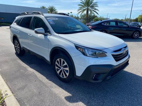 Used 2021 Subaru Outback Premium image 4