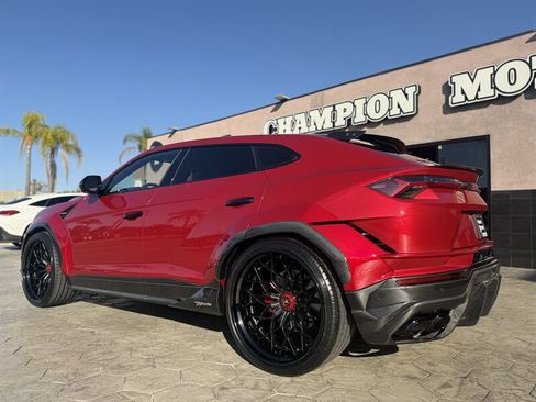 Used 2024 Lamborghini Urus Performante image 3