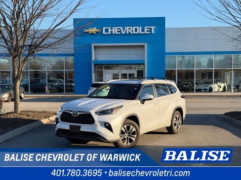 Used 2023 Toyota Highlander XLE image 1