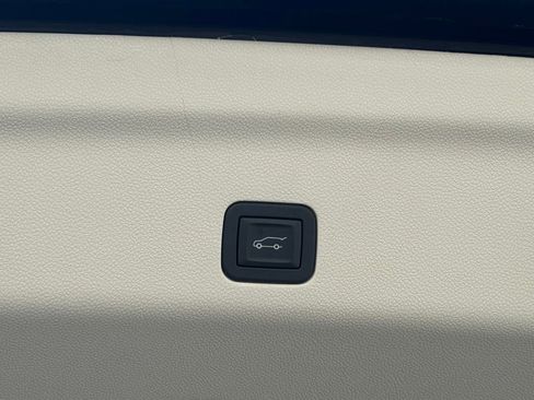 Used 2024 Cadillac Escalade Premium Luxury Platinum image 58