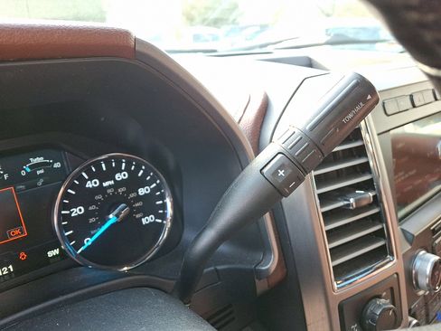 Certified 2018 Ford F250 Platinum w/ Platinum Ultimate Package image 16