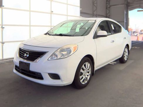 Used 2013 Nissan Versa SV FWD image 1