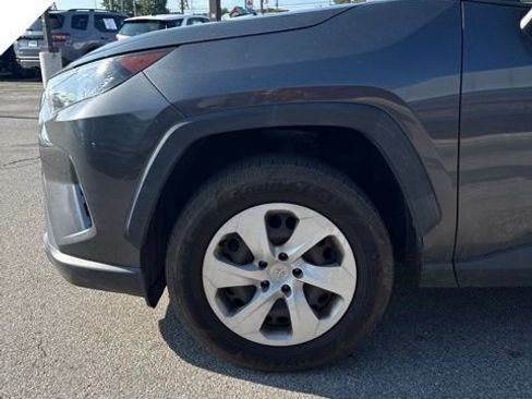 Used 2021 Toyota RAV4 LE FWD image 9