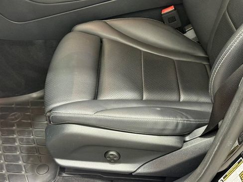 Used 2022 Mercedes-Benz GLC 300 4MATIC image 19