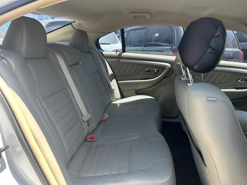 Used 2017 Ford Taurus SE FWD image 36