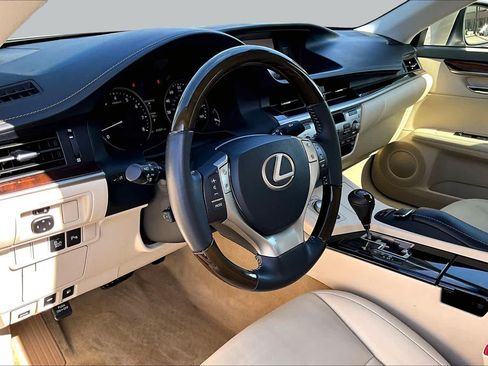 Used 2013 Lexus ES 350 w/ Premium Pkg FWD image 16