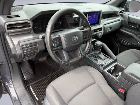 Used 2024 Toyota Tacoma SR5 AWD/4WD image 15