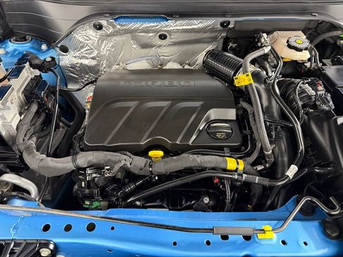 Used 2025 Chevrolet Trax RS image 33