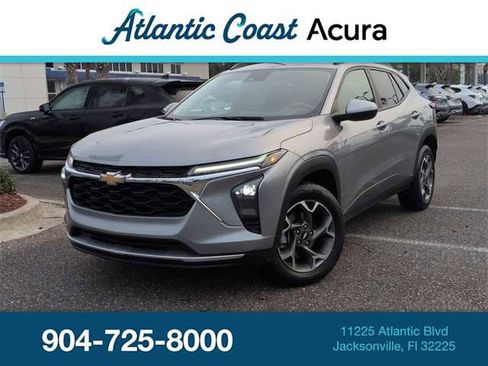 Used 2024 Chevrolet Trax LT image 1