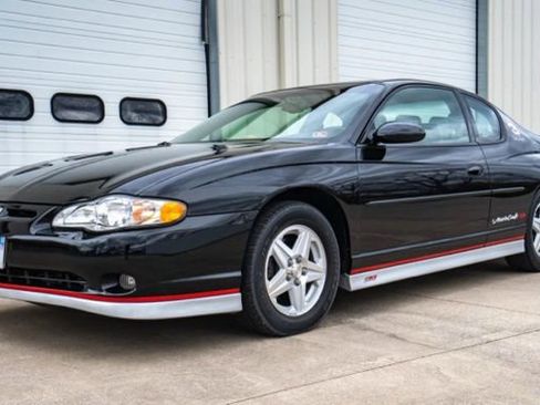 Used 2002 Chevrolet Monte Carlo SS w/ Pace Car Replica Pkg FWD image 2