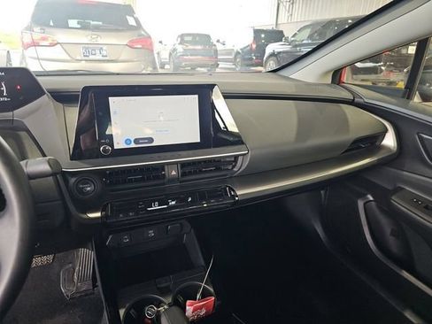 Used 2025 Toyota Prius LE FWD image 8