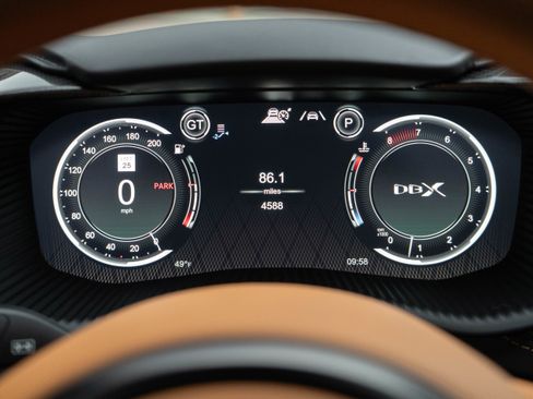 Used 2024 Aston Martin DBX 707 image 5
