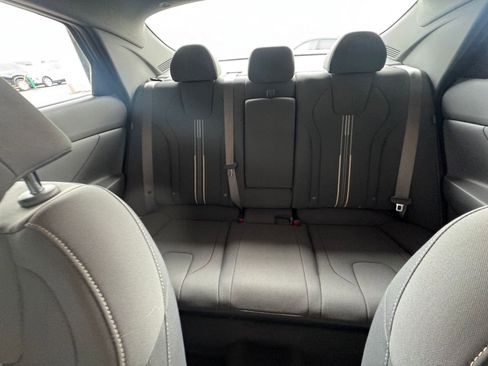 Used 2025 Hyundai Elantra SEL image 38