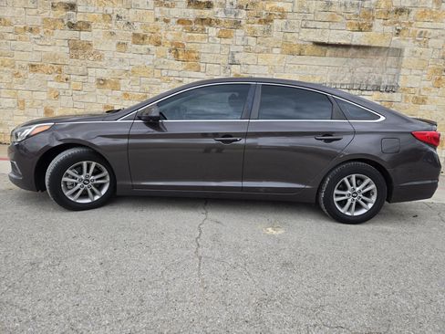 Used 2016 Hyundai Sonata SE image 1