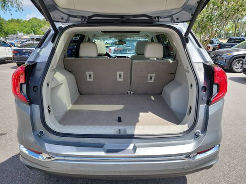 Used 2024 GMC Terrain Denali w/ Denali Premium Package AWD/4WD image 9