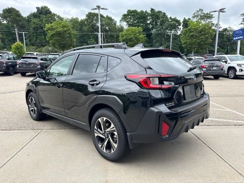 Used 2025 Subaru Crosstrek 2.5i Premium AWD/4WD image 3
