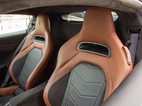 Used 2022 Maserati MC20 Coupe RWD image 13