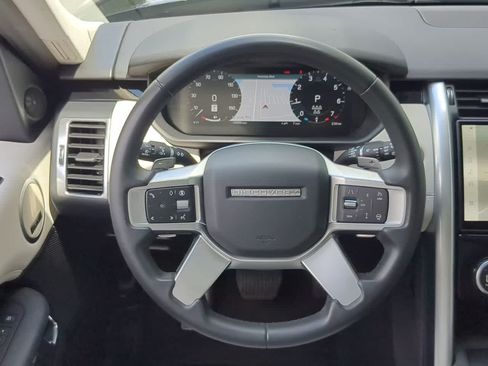Certified 2025 Land Rover Discovery S AWD/4WD image 25