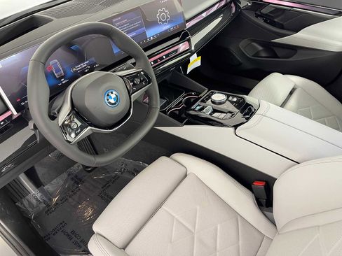 New 2026 BMW i5 eDrive40 image 15