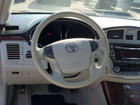 Used 2011 Toyota Avalon Limited image 11