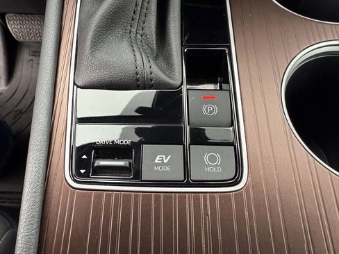 Certified 2023 Toyota Sienna XLE image 25