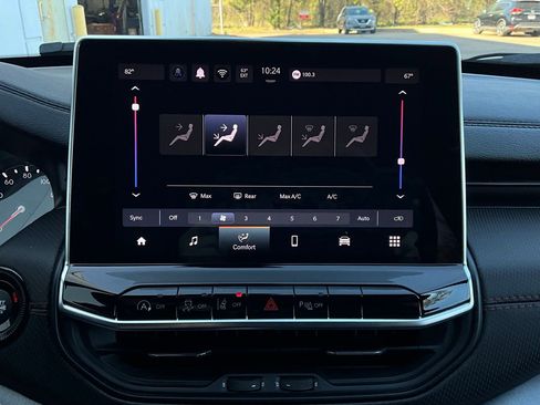 Used 2025 Jeep Compass Trailhawk image 30