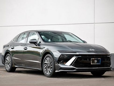 New 2025 Hyundai Sonata SEL image 1