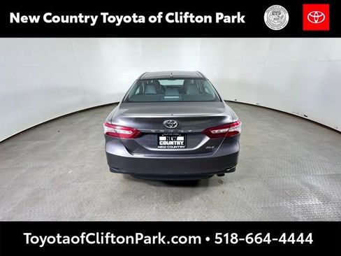 Used 2020 Toyota Camry XLE image 4
