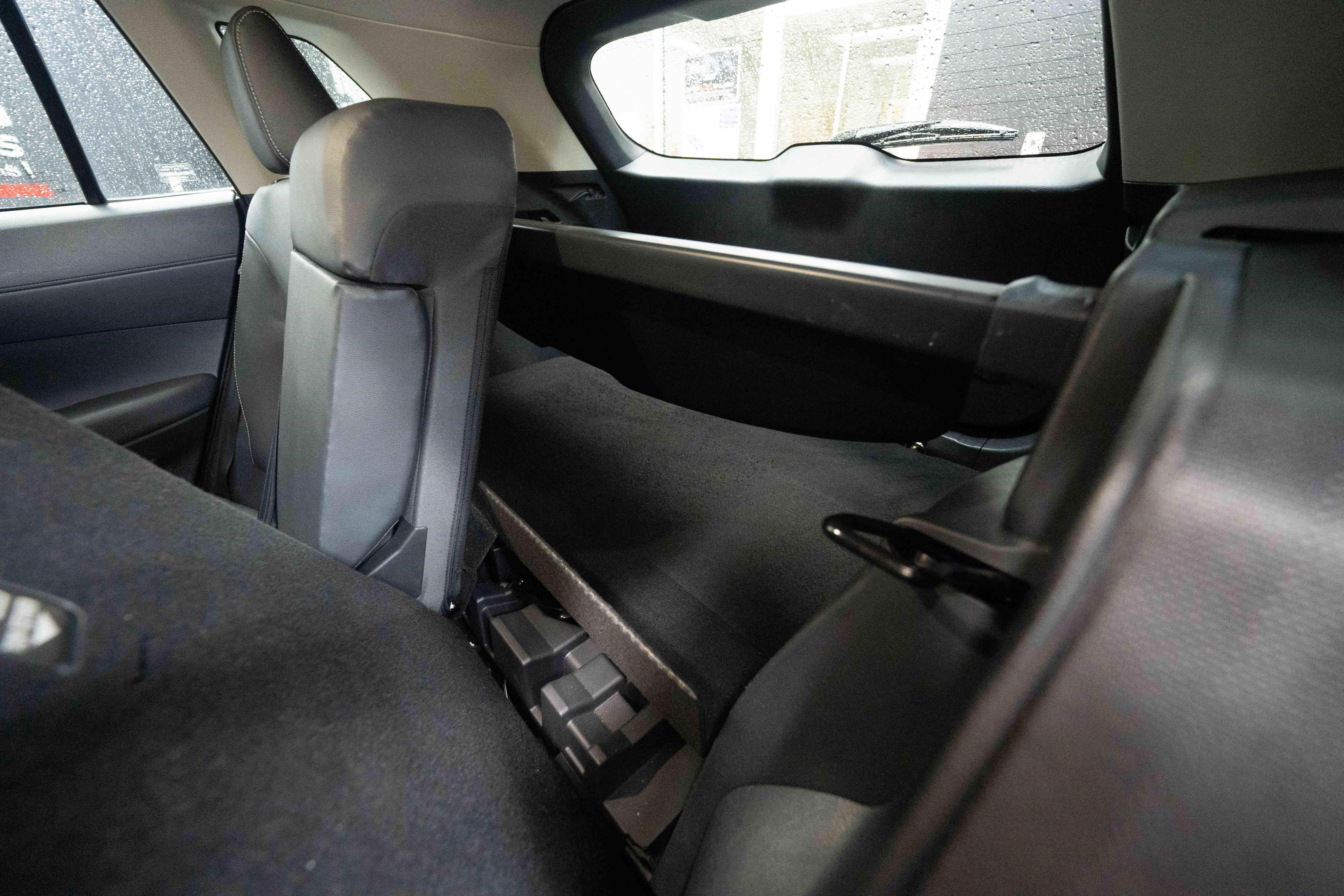 Used 2025 Toyota Corolla Cross XLE AWD/4WD image 24