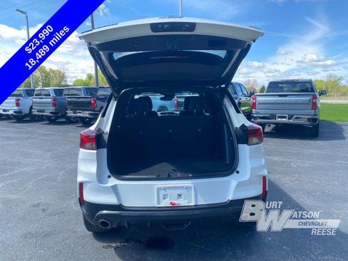Used 2023 Chevrolet TrailBlazer RS w/ Sun and Liftgate Package AWD/4WD image 16