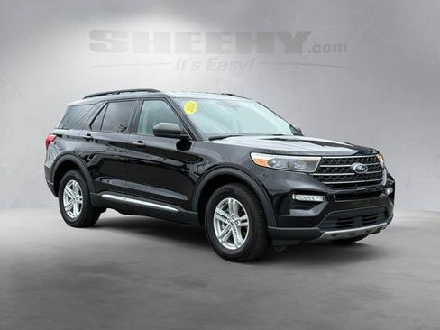 Certified 2024 Ford Explorer XLT w/ Equipment Group 202A AWD/4WD image 2