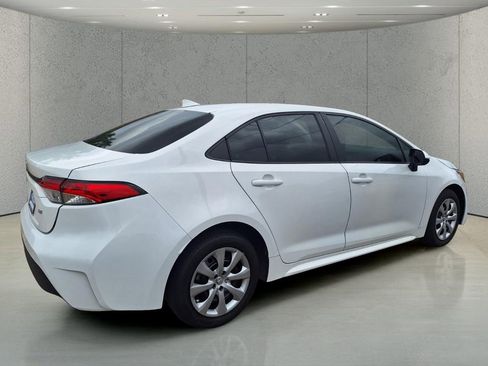 Used 2024 Toyota Corolla LE FWD image 5
