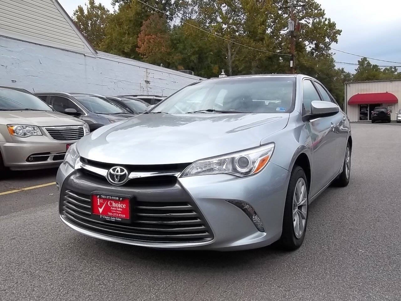 Used 2017 Toyota Camry LE FWD image 1