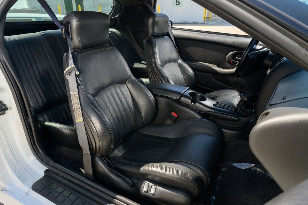 Used 2001 Pontiac Firebird Trans Am RWD image 11
