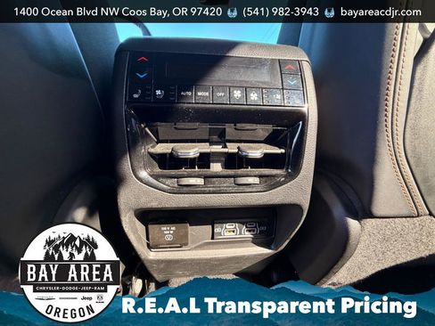 Used 2024 Jeep Grand Cherokee L Summit AWD/4WD image 16