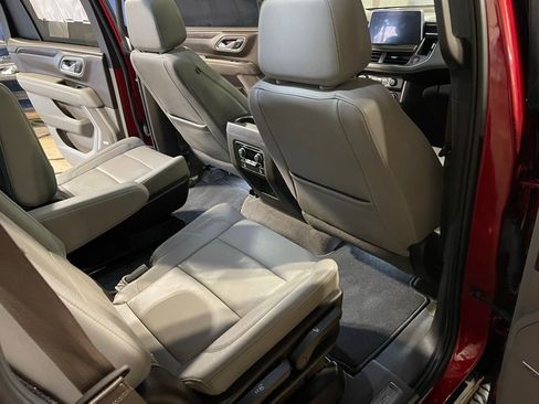 Used 2023 Chevrolet Tahoe Z71 w/ Luxury Package image 21