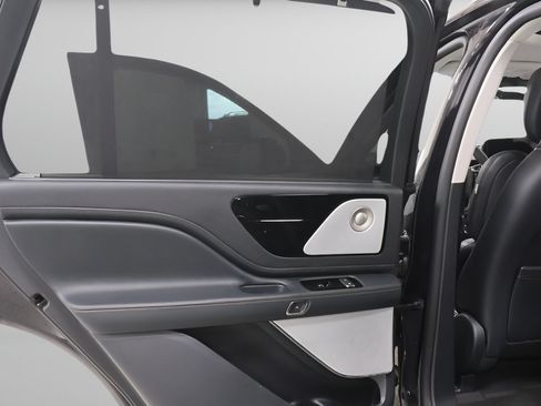 Used 2025 Lincoln Aviator Reserve w/ Equipment Group 201A AWD/4WD image 26