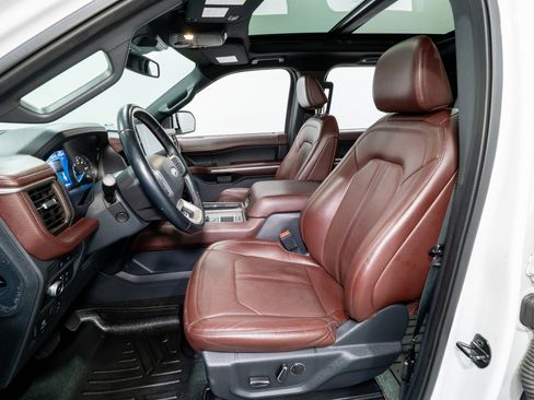 Used 2022 Ford Expedition Max Limited image 17