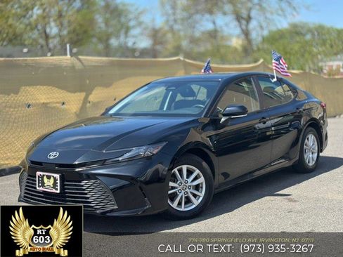 Used 2025 Toyota Camry LE image 1