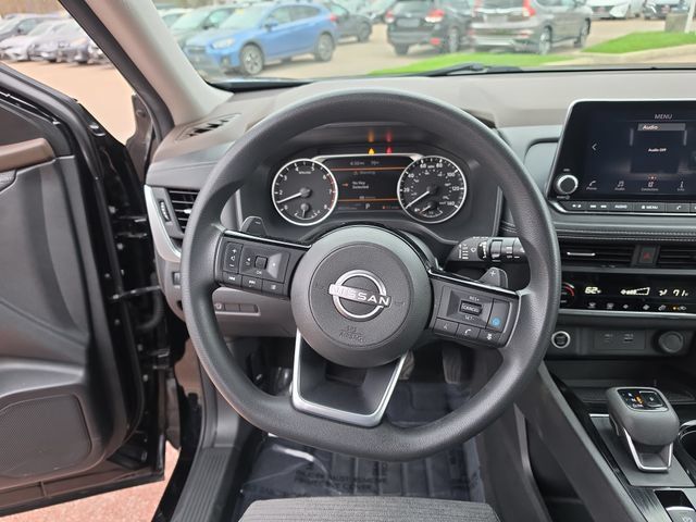 Used 2023 Nissan Rogue SV AWD/4WD image 13