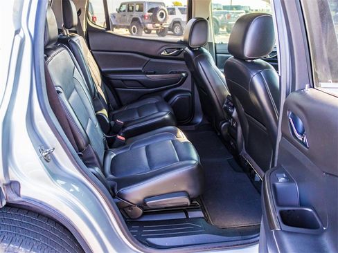 Used 2019 GMC Acadia SLT image 21