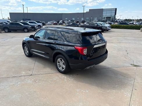 Used 2024 Ford Explorer XLT w/ Equipment Group 202A AWD/4WD image 6